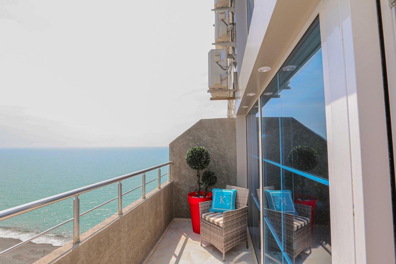 Black See Apartment Кобулети Екстериор снимка
